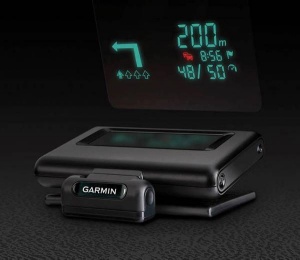 Garmin ponuja navigacijsko napravo, ki zna projicirati sliko na vetrobransko steklo avtomobila. 